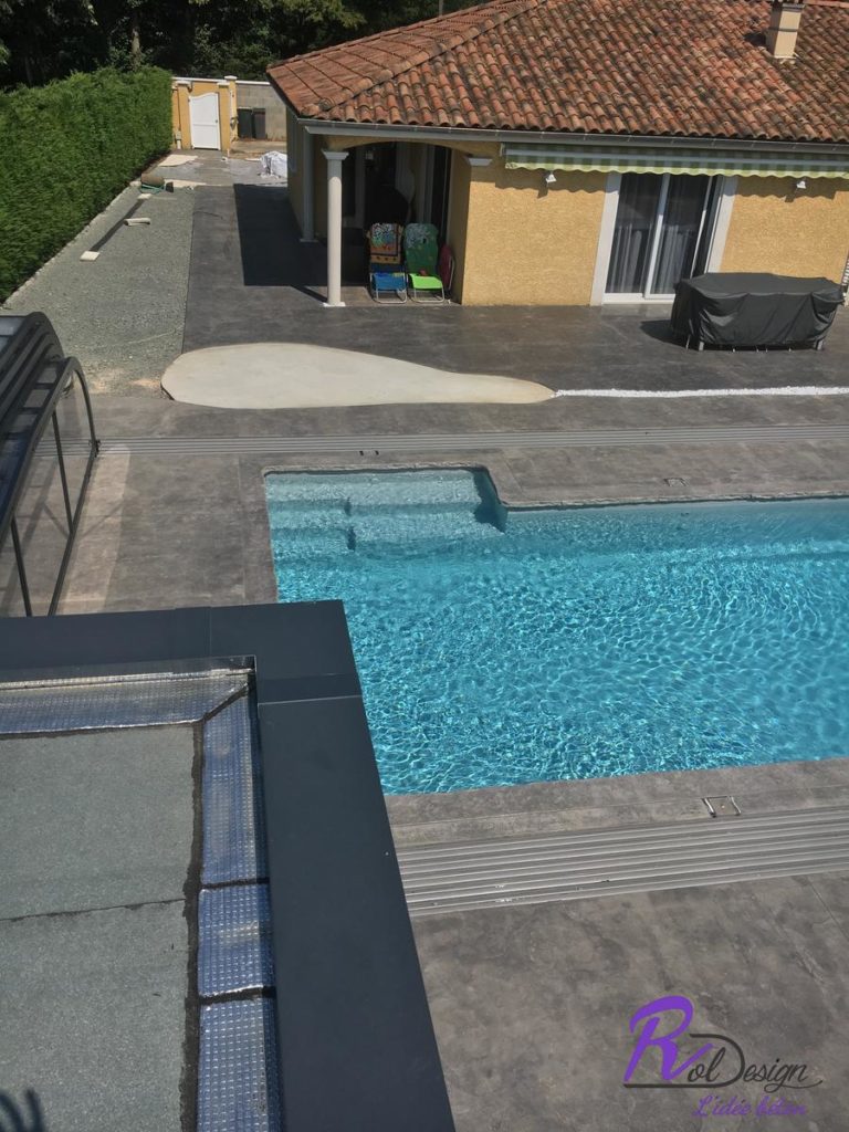 terrasse-cosi-et-plage-de-piscine-en-b-ton-empreinte-design-marlieux