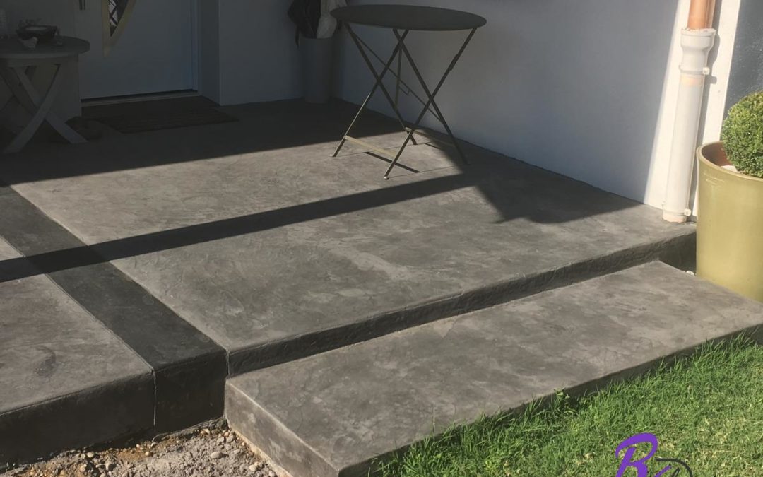 Béton imprimé terrasse gris design à Millery 69390