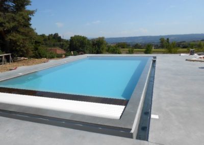 piscine à débordement avec vue