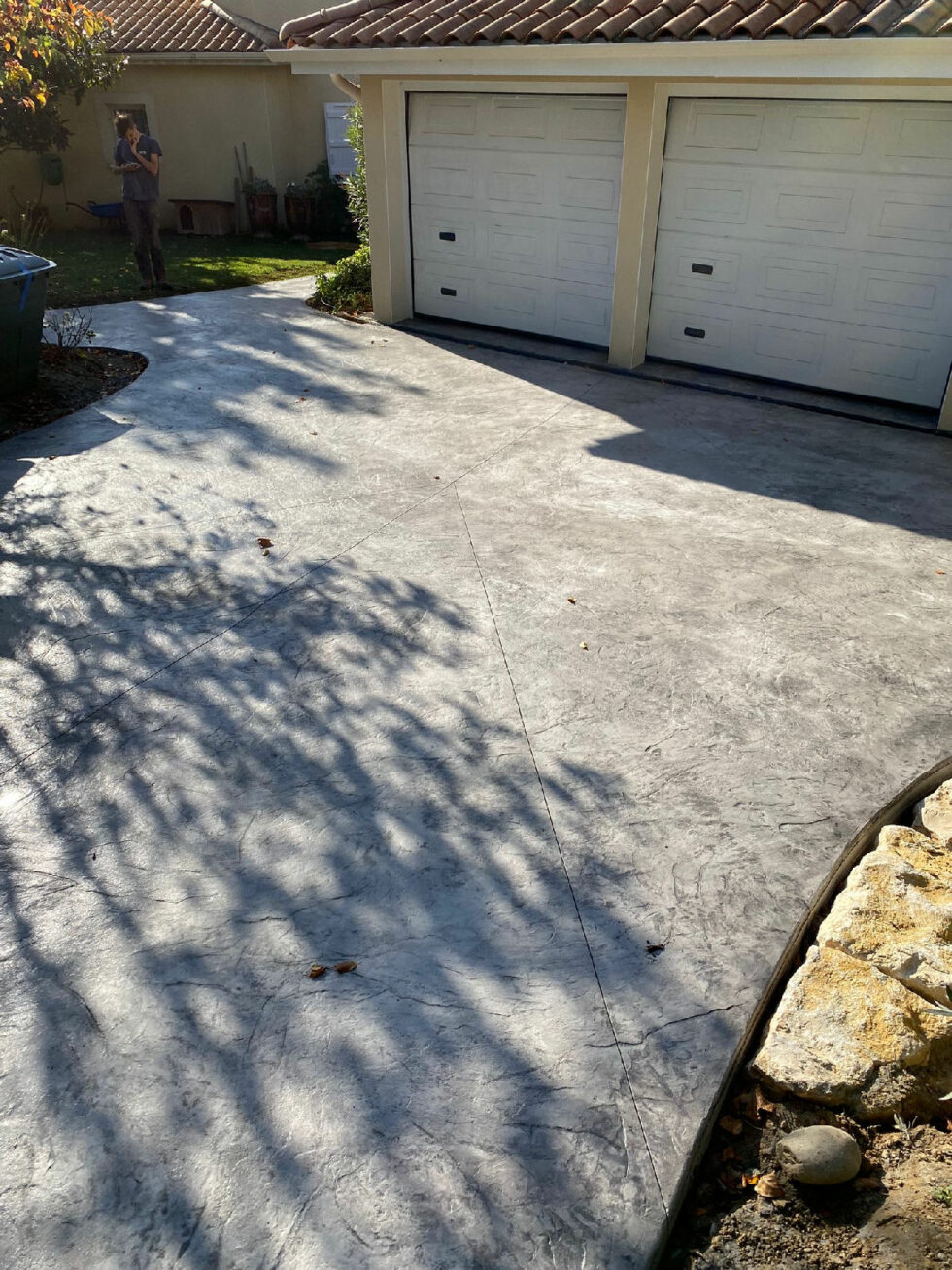 béton empreinte devant garage