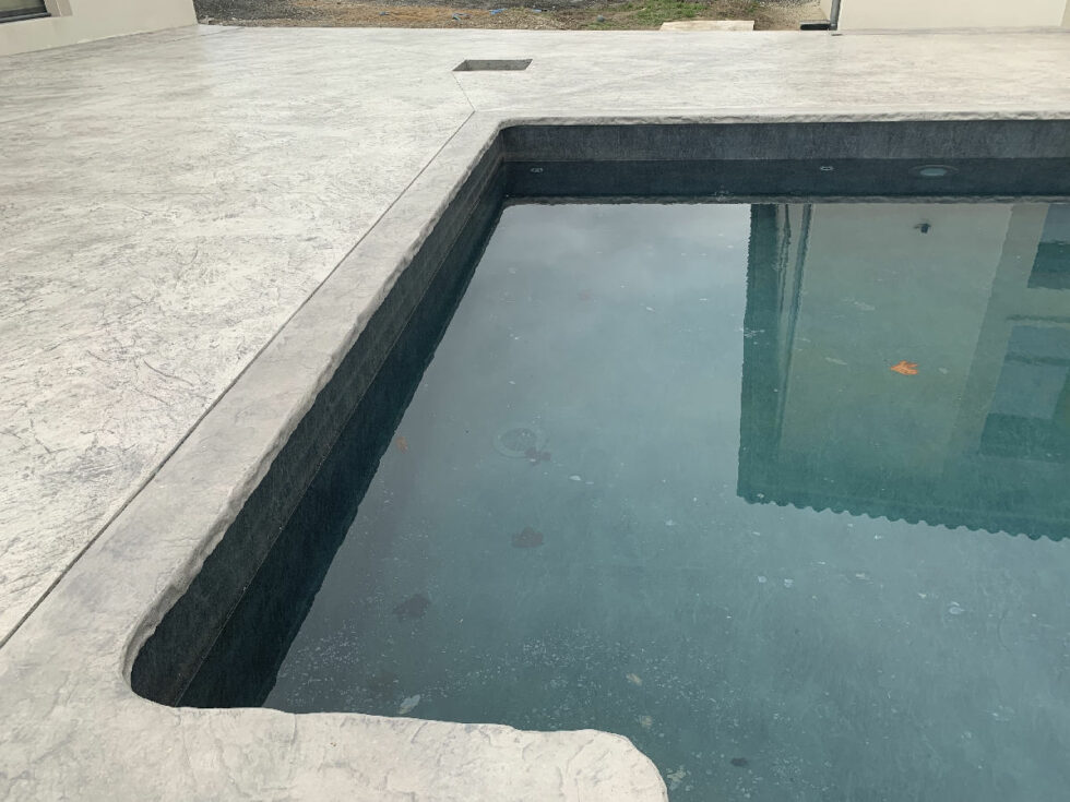margelles de piscine en béton imprimé à Dardilly